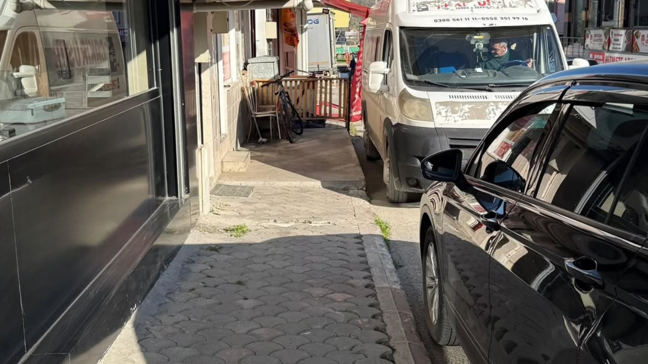 Kaynaşlı’da Kaldırım İşgali Denetimlerinde Uzlaşı Sağlandı