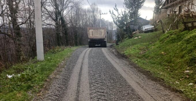 Gölyaka Zekeriya Köyü’nde Yol Bakım Çalışmaları Tamamlandı